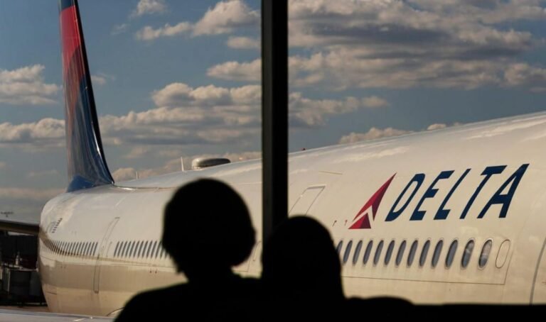 Delta Flight DL275 diverted LAX