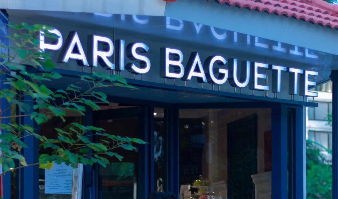 Read more about the article Paris Baguette Ritual: Travellers Should Actually Know Before Their First Bite