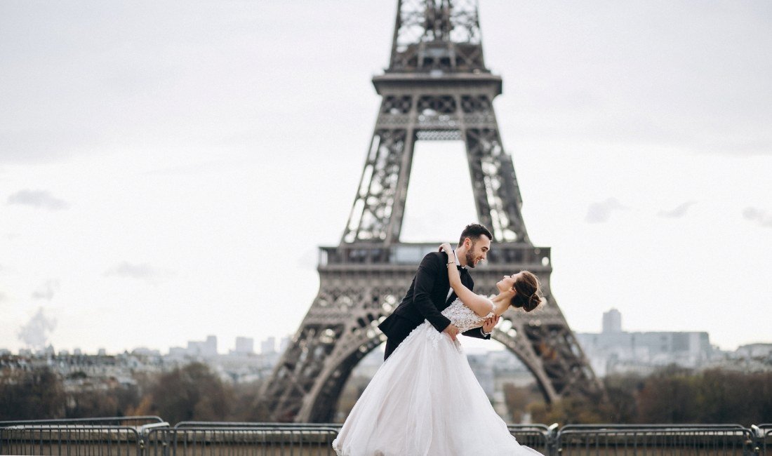Read more about the article Why Paris Is Called the “City of Love”? The Real Story Explained!