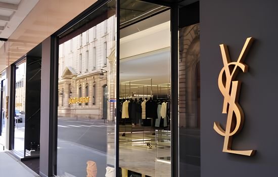 Yves Saint Laurent, Paris